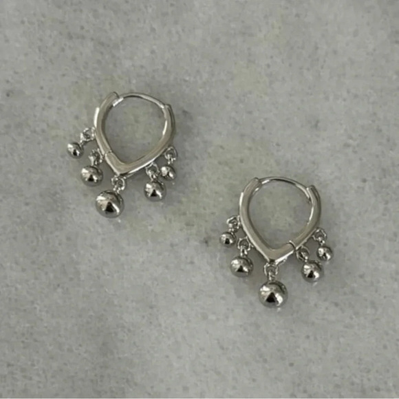 Sterling Silver Triangle Beaded Fringe Hoop Earrings 
Brand New - Picture 4 of 4